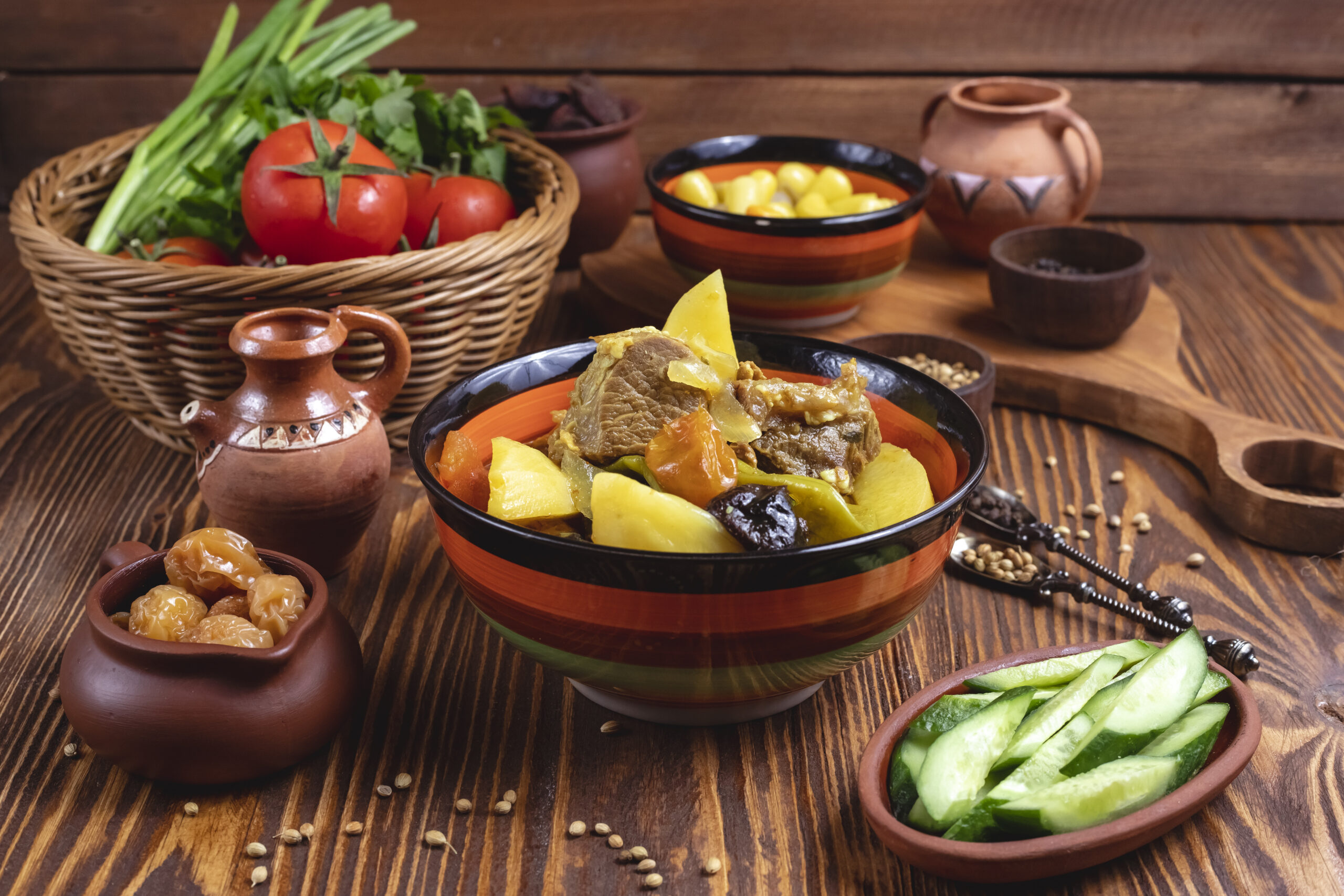 buglama lamb potato bell pepper prunes tomato cucumber side view